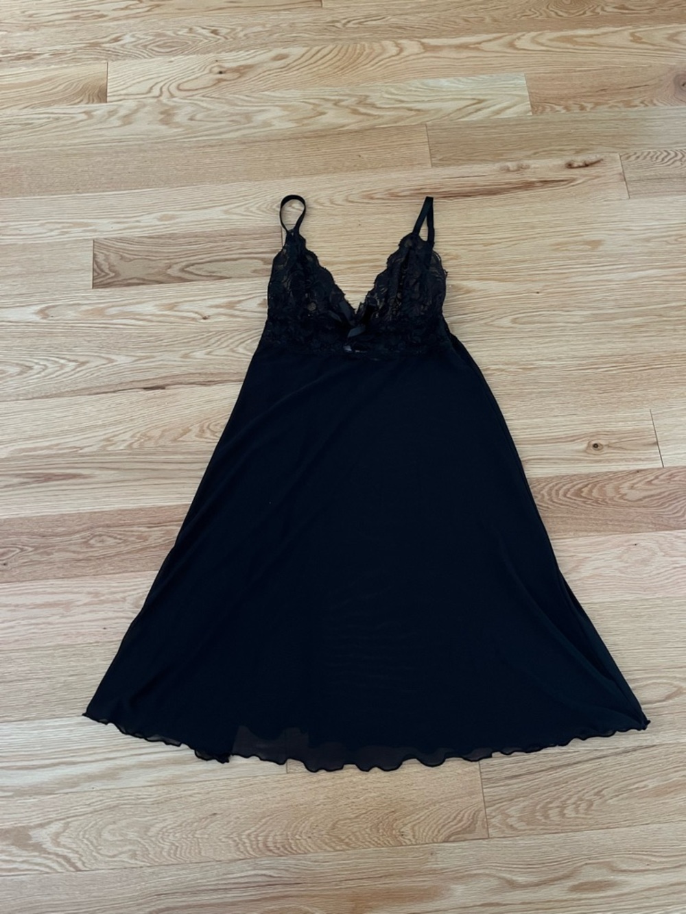 La Vie En Rose Black Lace Chemise with Sheer Skirt - Picture 7 of 8